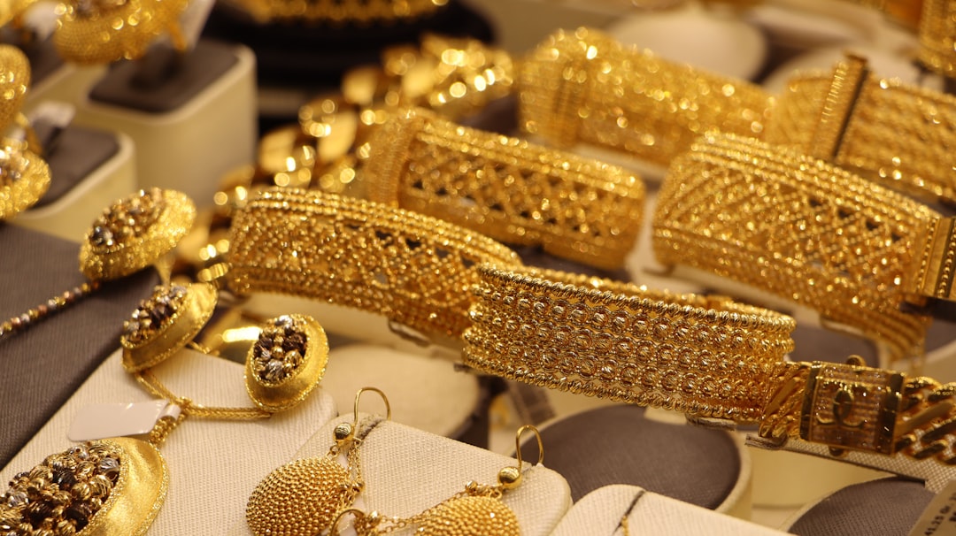 Photo buying gold and precious metals