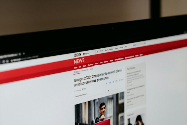 Photo news and relevant commercial offers