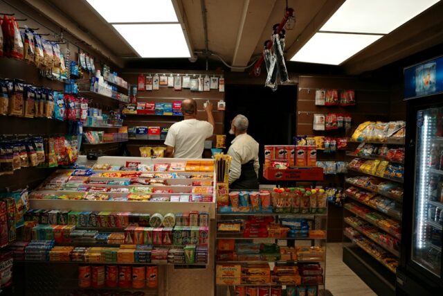 Photo buying from a new store