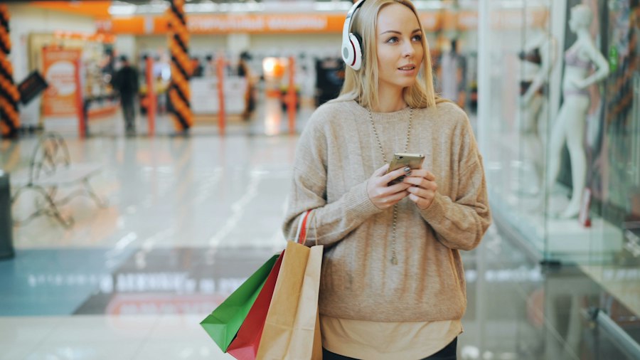 Photo smart shopping research analysis recommendations